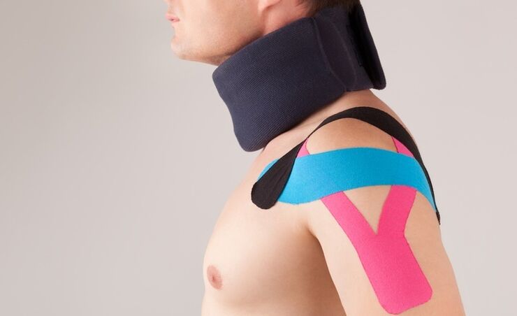 По време на острия период на цервикална остеохондроза трябва да се носи специална яка